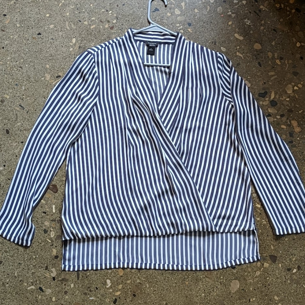 Ann Taylor factory cross front long sleeved shirt